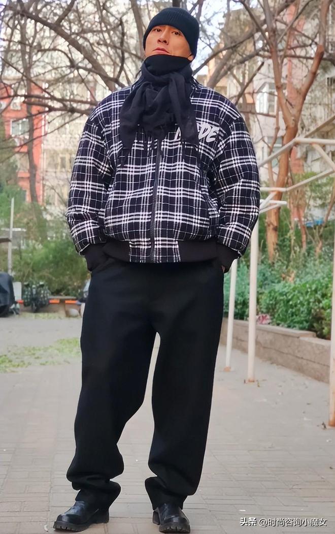最好别总戴这3种“配饰”看着俗气、没品位Bsport体育平台登录男人不管有钱没钱(图4)